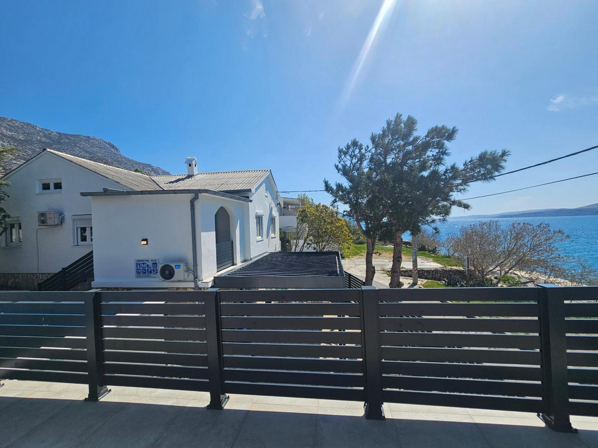Beachfront House Ivana With Pool - Renovated 2025 Cesarica Exteriér fotografie